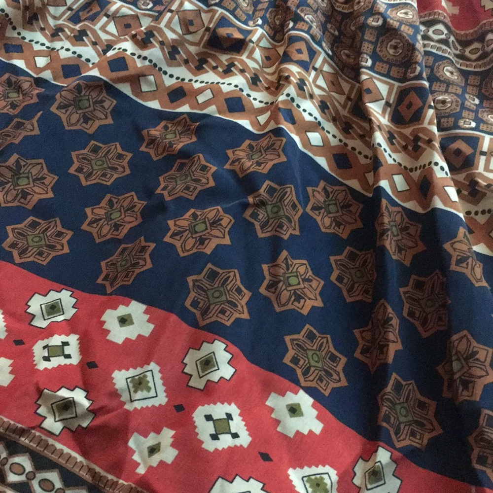 Patterned Dress - Picture 3 of 3